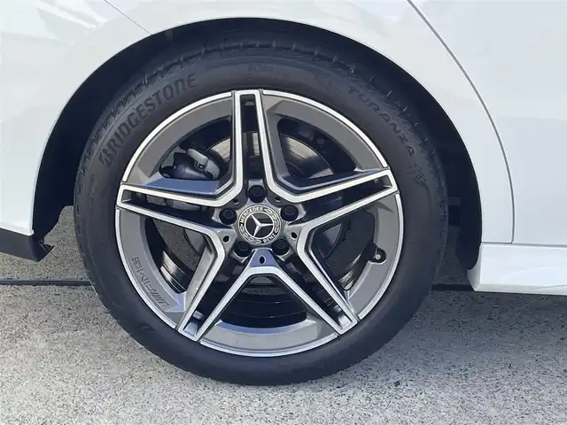 メルセデス・ベンツ ＣＬＡ２００ｄ Sブレーク AMGライン 東京都 2020(令2)年 4万km 白 ワンオーナー/純正ナビ/フルセグTV/360°カメラ/ヘッドアップディスプレイ/ハーフレザーシート/シートヒーター/ETC2.0/アドバンスドパッケージ/パワーバックドア/前後ドライブレコーダー/ワイヤレスチャージ