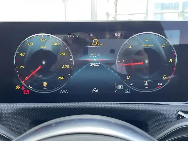 メルセデス・ベンツ ＣＬＡ２００ｄ Sブレーク AMGライン 東京都 2020(令2)年 4万km 白 ワンオーナー/純正ナビ/フルセグTV/360°カメラ/ヘッドアップディスプレイ/ハーフレザーシート/シートヒーター/ETC2.0/アドバンスドパッケージ/パワーバックドア/前後ドライブレコーダー/ワイヤレスチャージ