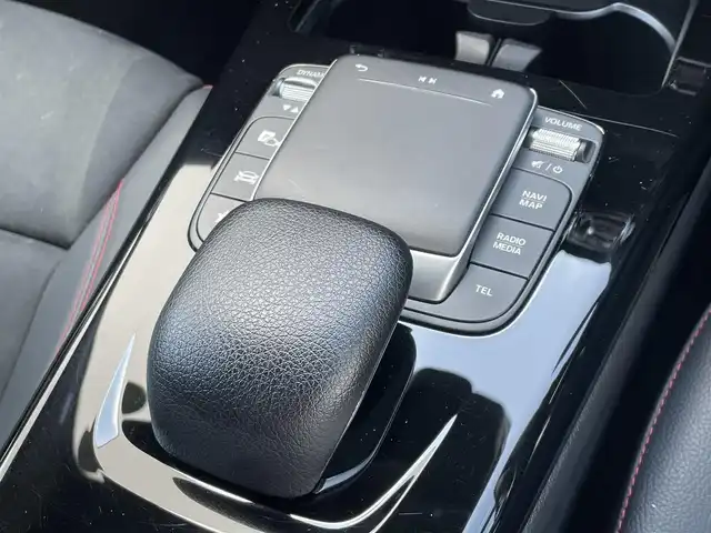 メルセデス・ベンツ ＣＬＡ２００ｄ Sブレーク AMGライン 東京都 2020(令2)年 4万km 白 ワンオーナー/純正ナビ/フルセグTV/360°カメラ/ヘッドアップディスプレイ/ハーフレザーシート/シートヒーター/ETC2.0/アドバンスドパッケージ/パワーバックドア/前後ドライブレコーダー/ワイヤレスチャージ