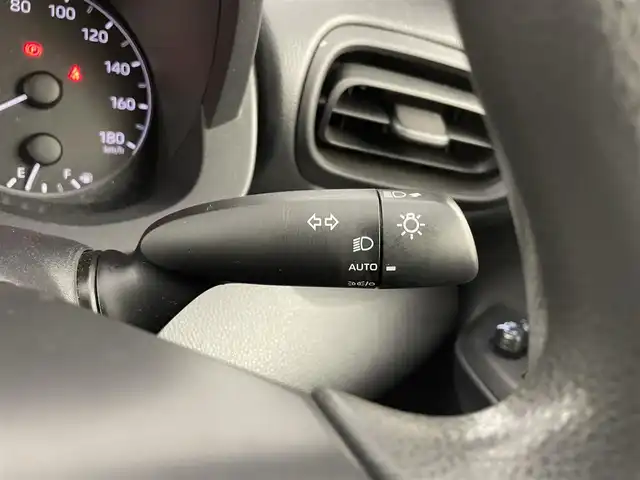 トヨタ ヤリス X 大分県 2020(令2)年 8万km スーパーホワイトⅡ ディスプレイオーディオ/Bluetooth/AM/FM/Apple Car Play/Android　Auto/バックガイドモニター/ETC/トヨタセーフティーセンス/プリクラッシュセーフティ/レーントレーシングアシスト/オートマチックハイビーム/オートリトラクタブルミラー