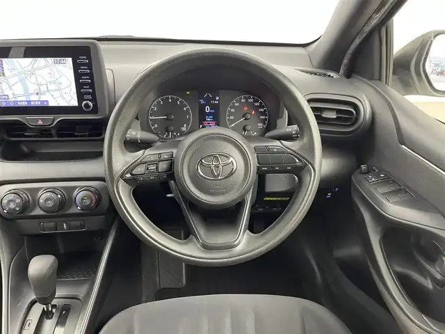 トヨタ ヤリス X 大分県 2020(令2)年 8万km スーパーホワイトⅡ ディスプレイオーディオ/Bluetooth/AM/FM/Apple Car Play/Android　Auto/バックガイドモニター/ETC/トヨタセーフティーセンス/プリクラッシュセーフティ/レーントレーシングアシスト/オートマチックハイビーム/オートリトラクタブルミラー