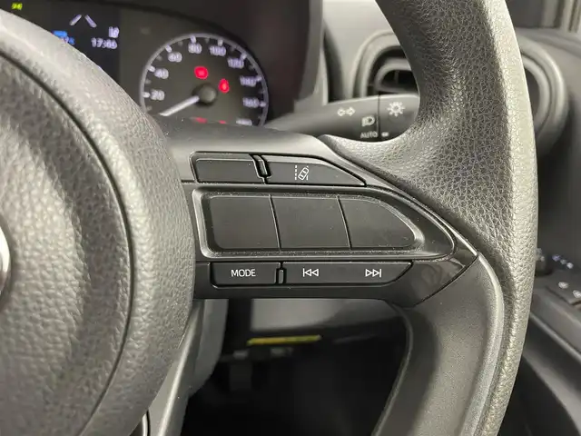 トヨタ ヤリス X 大分県 2020(令2)年 8万km スーパーホワイトⅡ ディスプレイオーディオ/Bluetooth/AM/FM/Apple Car Play/Android　Auto/バックガイドモニター/ETC/トヨタセーフティーセンス/プリクラッシュセーフティ/レーントレーシングアシスト/オートマチックハイビーム/オートリトラクタブルミラー