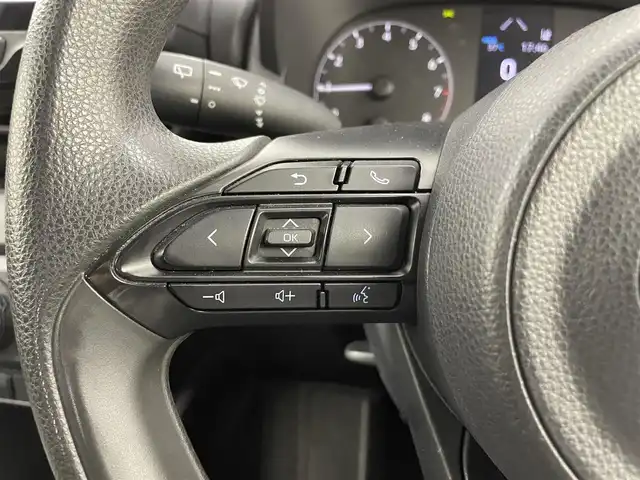トヨタ ヤリス X 大分県 2020(令2)年 8万km スーパーホワイトⅡ ディスプレイオーディオ/Bluetooth/AM/FM/Apple Car Play/Android　Auto/バックガイドモニター/ETC/トヨタセーフティーセンス/プリクラッシュセーフティ/レーントレーシングアシスト/オートマチックハイビーム/オートリトラクタブルミラー