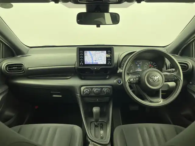 トヨタ ヤリス X 大分県 2020(令2)年 8万km スーパーホワイトⅡ ディスプレイオーディオ/Bluetooth/AM/FM/Apple Car Play/Android　Auto/バックガイドモニター/ETC/トヨタセーフティーセンス/プリクラッシュセーフティ/レーントレーシングアシスト/オートマチックハイビーム/オートリトラクタブルミラー