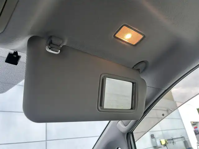 トヨタ ヴォクシー X Lエディション 千葉県 2007(平19)年 17.8万km シルバーM ユーザー買取車両/社外ナビ/・ワンセグ/CD/ETC/片側パワースライドドア/キーレスエントリー/純正AW/純正フロアマット/サイドバイザー