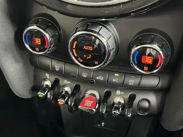 ＭＩＮＩ ミニ クーパー D 山形県 2021(令3)年 3.3万km MINI Yoursエニグマティックブラック インテリジェントセーフティ/ワンオーナー/コーナーセンサー/純正ナビ/LEDヘッドライト/ヘッドアップディスプレイ/ETC/スピードリミッター/アンビエントライト