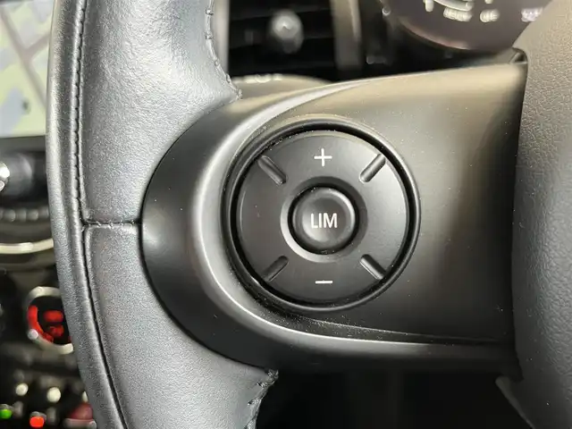 ＭＩＮＩ ミニ クーパー D 山形県 2021(令3)年 3.3万km MINI Yoursエニグマティックブラック インテリジェントセーフティ/ワンオーナー/コーナーセンサー/純正ナビ/LEDヘッドライト/ヘッドアップディスプレイ/ETC/スピードリミッター/アンビエントライト