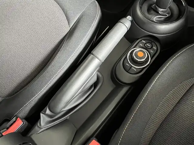 ＭＩＮＩ ミニ クーパー D 山形県 2021(令3)年 3.3万km MINI Yoursエニグマティックブラック インテリジェントセーフティ/ワンオーナー/コーナーセンサー/純正ナビ/LEDヘッドライト/ヘッドアップディスプレイ/ETC/スピードリミッター/アンビエントライト