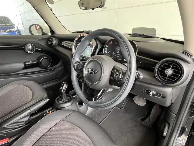 ＭＩＮＩ ミニ クーパー D 山形県 2021(令3)年 3.3万km MINI Yoursエニグマティックブラック インテリジェントセーフティ/ワンオーナー/コーナーセンサー/純正ナビ/LEDヘッドライト/ヘッドアップディスプレイ/ETC/スピードリミッター/アンビエントライト