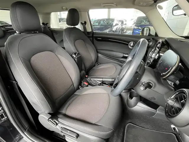 ＭＩＮＩ ミニ クーパー D 山形県 2021(令3)年 3.3万km MINI Yoursエニグマティックブラック インテリジェントセーフティ/ワンオーナー/コーナーセンサー/純正ナビ/LEDヘッドライト/ヘッドアップディスプレイ/ETC/スピードリミッター/アンビエントライト
