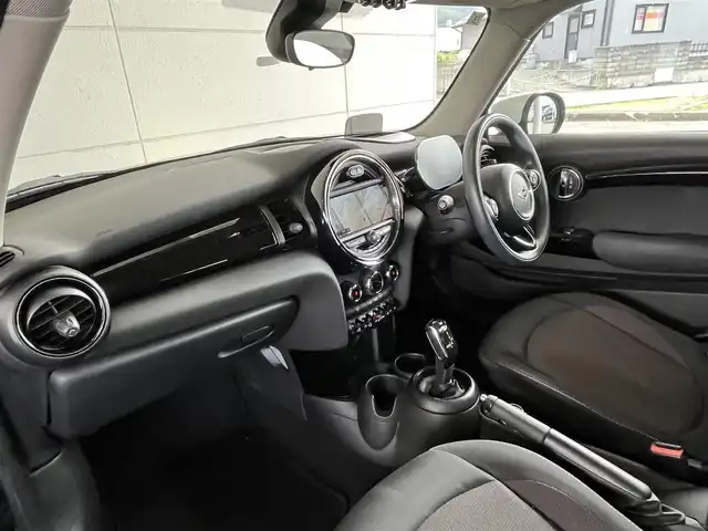 ＭＩＮＩ ミニ クーパー D 山形県 2021(令3)年 3.3万km MINI Yoursエニグマティックブラック インテリジェントセーフティ/ワンオーナー/コーナーセンサー/純正ナビ/LEDヘッドライト/ヘッドアップディスプレイ/ETC/スピードリミッター/アンビエントライト