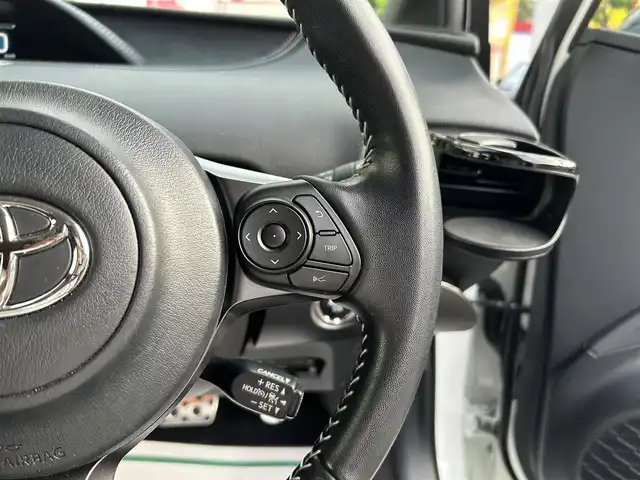 トヨタ プリウス ＰＨＶ S GRスポーツ 埼玉県 2018(平30)年 8.4万km ホワイトパールクリスタルシャイン ETC /純正ナビ /バックカメラ /車高調/充電プラグ有　/ステアリングスイッチ　/プッシュスタート　/クルコン追従　/TRC /オートライト /オートハイビーム　/ドアバイザー　/純正フロアマット　/シートヒーター(D/N)　/イモビライザー　/プリクラッシュ/LEDライト /社外サスペンション/シフトノブ変更