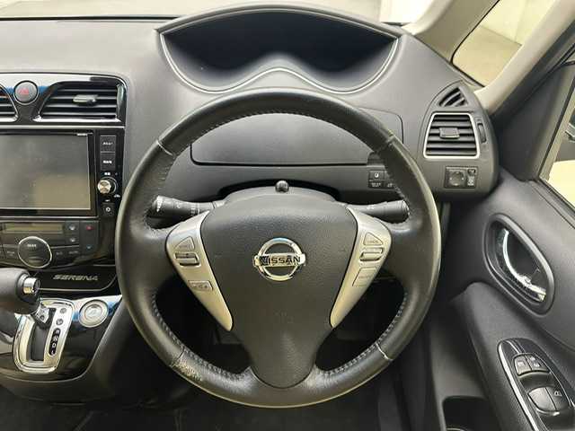 日産 セレナ HWS Vエアロモード+セーフⅡ 兵庫県 2015(平27)年 7.8万km ダイヤモンドブラック 純正SDナビ(CD/DVD/SD/Bluetooth)/全方位カメラ/純正フリップダウンモニター/クルーズコントロール/車高調/社外エアロ/両側パワースライドドア/シートカバー/LEDヘッドライト/LEDフォグライト/オートライト/前後コーナーセンサー/社外18インチアルミホイール/純正フロアマット/アイドリングストップ