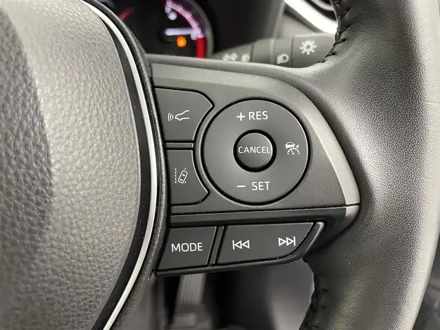 トヨタ ＲＡＶ４ アドベンチャー 富山県 2021(令3)年 4.8万km アティチュードブラックマイカ ワンオーナー/4WD/メーカー9インチディスプレイオーディオ(AM/FM/BT)/マーカー付きフロントグリル/バックカメラ/衝突軽減システム/ブラインドスポットモニター/ロードサインアシスト/リヤクロストラフィックアラート/レーンキープアシスト/レーダークルーズコントロール/コーナーセンサー/盗難防止装置/横滑り防止装置/オートマチックハイビーム/LEDオートライト/ユピテル製ドライブレコーダー　前後/合皮シート/ETC/スマートキー×2/取扱説明書/保証書