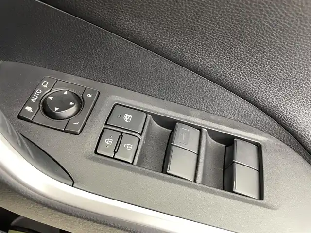 トヨタ ＲＡＶ４ アドベンチャー 富山県 2021(令3)年 4.8万km アティチュードブラックマイカ ワンオーナー/4WD/メーカー9インチディスプレイオーディオ(AM/FM/BT)/マーカー付きフロントグリル/バックカメラ/衝突軽減システム/ブラインドスポットモニター/ロードサインアシスト/リヤクロストラフィックアラート/レーンキープアシスト/レーダークルーズコントロール/コーナーセンサー/盗難防止装置/横滑り防止装置/オートマチックハイビーム/LEDオートライト/ユピテル製ドライブレコーダー　前後/合皮シート/ETC/スマートキー×2/取扱説明書/保証書