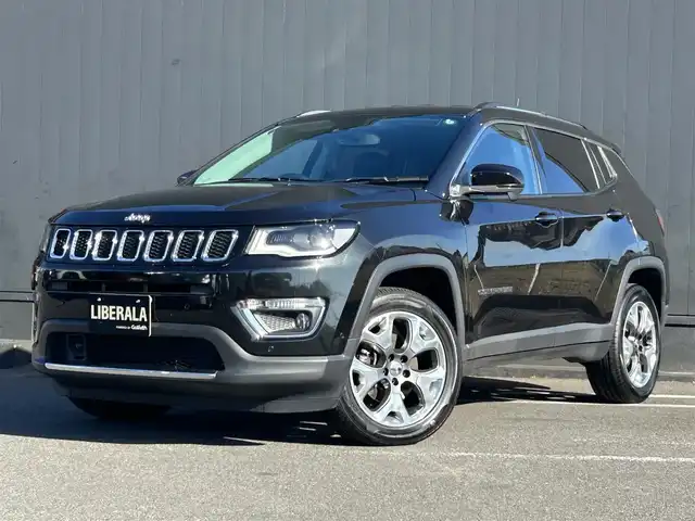 クライスラー・ジープ ジープ コンパス リミテッド 茨城県 2020(令2)年 5.2万km ブリリアントブラッククリスタル Beatsサウンドシステム/純正ナビ BT/FM/AM/APPLE CAR PLAY/アクティブクルーズコントロール/ステアリングスイッチ/パワーシート/シートメモリ/シートヒーター/レザーシート/ブラインドスポットモニター/バックカメラ/パワーバックドア/コーナーセンサー/USBポート/純正フロアマット/純正アルミホイール/LEDオートライト/アイドリングストップ/ETC/スマートキー