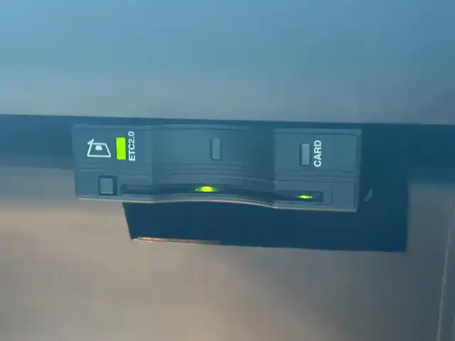 クライスラー・ジープ ジープ コンパス リミテッド 茨城県 2020(令2)年 5.2万km ブリリアントブラッククリスタル Beatsサウンドシステム/純正ナビ BT/FM/AM/APPLE CAR PLAY/アクティブクルーズコントロール/ステアリングスイッチ/パワーシート/シートメモリ/シートヒーター/レザーシート/ブラインドスポットモニター/バックカメラ/パワーバックドア/コーナーセンサー/USBポート/純正フロアマット/純正アルミホイール/LEDオートライト/アイドリングストップ/ETC/スマートキー