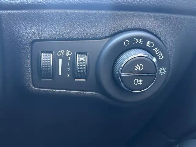 クライスラー・ジープ ジープ コンパス リミテッド 茨城県 2020(令2)年 5.2万km ブリリアントブラッククリスタル Beatsサウンドシステム/純正ナビ BT/FM/AM/APPLE CAR PLAY/アクティブクルーズコントロール/ステアリングスイッチ/パワーシート/シートメモリ/シートヒーター/レザーシート/ブラインドスポットモニター/バックカメラ/パワーバックドア/コーナーセンサー/USBポート/純正フロアマット/純正アルミホイール/LEDオートライト/アイドリングストップ/ETC/スマートキー