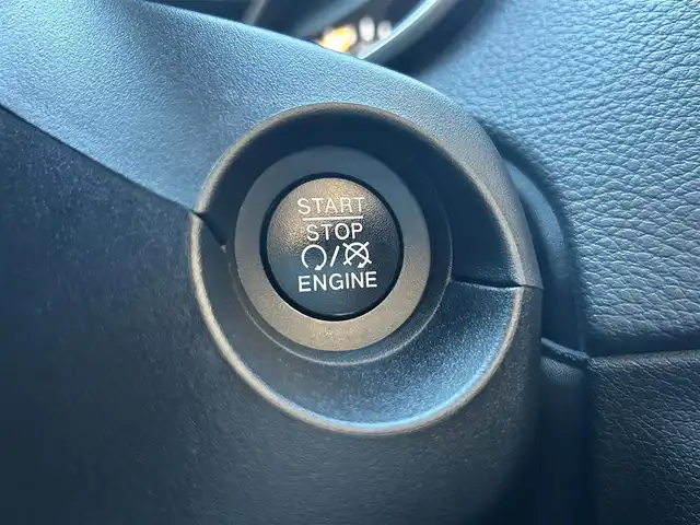 クライスラー・ジープ ジープ コンパス リミテッド 茨城県 2020(令2)年 5.2万km ブリリアントブラッククリスタル Beatsサウンドシステム/純正ナビ BT/FM/AM/APPLE CAR PLAY/アクティブクルーズコントロール/ステアリングスイッチ/パワーシート/シートメモリ/シートヒーター/レザーシート/ブラインドスポットモニター/バックカメラ/パワーバックドア/コーナーセンサー/USBポート/純正フロアマット/純正アルミホイール/LEDオートライト/アイドリングストップ/ETC/スマートキー