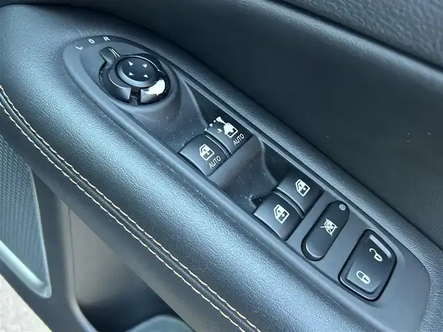 クライスラー・ジープ ジープ コンパス リミテッド 茨城県 2020(令2)年 5.2万km ブリリアントブラッククリスタル Beatsサウンドシステム/純正ナビ BT/FM/AM/APPLE CAR PLAY/アクティブクルーズコントロール/ステアリングスイッチ/パワーシート/シートメモリ/シートヒーター/レザーシート/ブラインドスポットモニター/バックカメラ/パワーバックドア/コーナーセンサー/USBポート/純正フロアマット/純正アルミホイール/LEDオートライト/アイドリングストップ/ETC/スマートキー