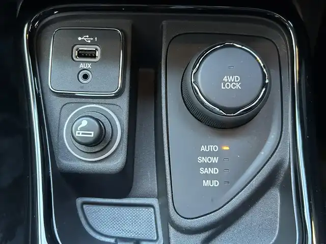 クライスラー・ジープ ジープ コンパス リミテッド 茨城県 2020(令2)年 5.2万km ブリリアントブラッククリスタル Beatsサウンドシステム/純正ナビ BT/FM/AM/APPLE CAR PLAY/アクティブクルーズコントロール/ステアリングスイッチ/パワーシート/シートメモリ/シートヒーター/レザーシート/ブラインドスポットモニター/バックカメラ/パワーバックドア/コーナーセンサー/USBポート/純正フロアマット/純正アルミホイール/LEDオートライト/アイドリングストップ/ETC/スマートキー