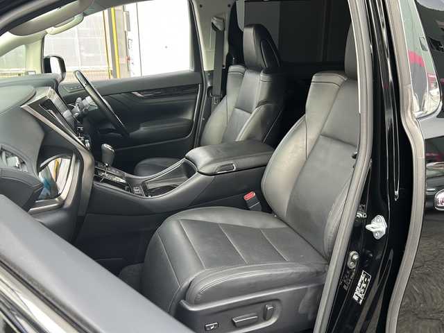 トヨタ アルファード S Cパッケージ 広島県 2020(令2)年 6万km ブラック 禁煙/モデリスタシグネチャーイルミ/セーフティセンス/・プリクラッシュセーフティ/・LTA/LDA/RSA/・先行車発進告知/・オートマチックハイビーム/クリアランスソナー/純正ディスプレイオーディオ/・ナビ機能/Bluetooth/Miracast/HDMI/バックカメラ/純正フリップダウンモニター（V12T-R68C）/3眼LEDヘッドライト/シーケンシャルターンランプ/オートライト/フォグランプ/合皮シート/シートヒーター/シートベンチレーション/パワーシート/メモリシート/ウッドコンビステアリング/ステアリングスイッチ/ステアリングヒーター/パワーバックドア/スマートキー/プッシュスタート/スペアキー/360°ドライブレコーダー（ユピテルZQ-20）/レーダー探知機/ビルトインETC/後席カーテン/純正18インチアルミホイール