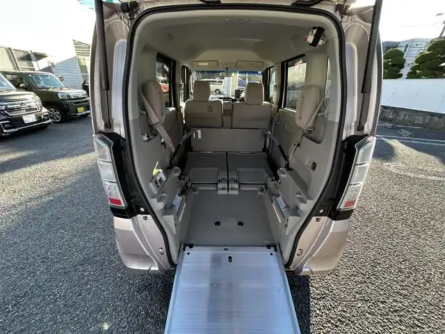 ホンダ Ｎ ＢＯＸ ＋ G Lパッケージ 東京都 2013(平25)年 1.2万km チェリーシェルピンクメタリック ワンオーナー/福祉車両/・車いす仕様車/純正Gathersオーディオ/オートエアコン/ETC/取扱説明書/スペアキー1本