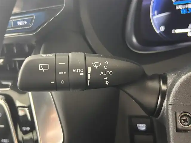 トヨタ ハリアー Z レザーパッケージ 佐賀県 2023(令5)年 0.8万km プレシャスブラックパール トヨタセーフティセンス/純正12.3型ディスプレイオーディオナビTV/JBLサウンドシステム/ビルトイン2.0ETC/純正LEDオートライト/純正LEDフォグ/純正フロアマット/黒本革シート/前席パワーシート/エアシート/シートヒーター/パワーチルトステアリング/ブラインドスポットモニター/オートマチックハイビーム/アダプティブクルーズコントロール/レーンキープアシスト/全周囲カメラ/デュアルオートエアコン/スマートルームミラー/本革巻ハンドル/スマートキー/プッシュエンジンスタート/純正19インチアルミホイール/新車時保証書/取扱説明書