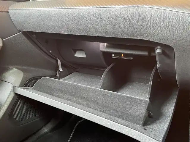 プジョー ５０８ GTライン プレミアムレザーED 愛知県 2020(令2)年 1.8万km パール メモリナビ /バックカメラ /フロントカメラ/フルセグTV /Bluetooth /パノラマサンルーフ /ACC/レーンキープ /LEDヘッドライト /FOCALサウンド /ブラインドスポット /シートヒーター /パワートランク/ドラレコ