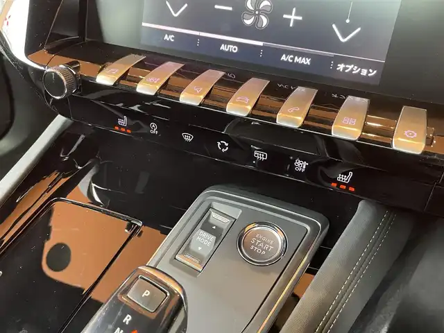 プジョー ５０８ GTライン プレミアムレザーED 愛知県 2020(令2)年 1.8万km パール メモリナビ /バックカメラ /フロントカメラ/フルセグTV /Bluetooth /パノラマサンルーフ /ACC/レーンキープ /LEDヘッドライト /FOCALサウンド /ブラインドスポット /シートヒーター /パワートランク/ドラレコ