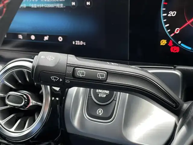 メルセデス・ベンツ Ｍ・ベンツ ＧＬＢ２００ｄ 東京都 2022(令4)年 2.9万km デジタルホワイト アドバンスドＰ　/ＲＳＰ　/ナビゲーションＰ　/ＭＢＵＸ　/３６０°カメラ　/ＨＵＤ　/ＥＴＣ　/フルセグ　/６４色アンビエントライト　/ＬＥＤヘッドライト　/ＡＨＢ　/ダイナミックセレクト　/パワーリアゲート　/ＰＷシート