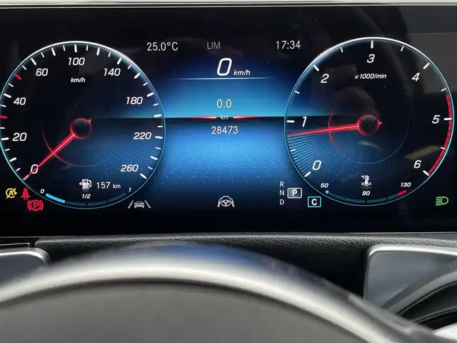 メルセデス・ベンツ Ｍ・ベンツ ＧＬＢ２００ｄ 東京都 2022(令4)年 2.9万km デジタルホワイト アドバンスドＰ　/ＲＳＰ　/ナビゲーションＰ　/ＭＢＵＸ　/３６０°カメラ　/ＨＵＤ　/ＥＴＣ　/フルセグ　/６４色アンビエントライト　/ＬＥＤヘッドライト　/ＡＨＢ　/ダイナミックセレクト　/パワーリアゲート　/ＰＷシート