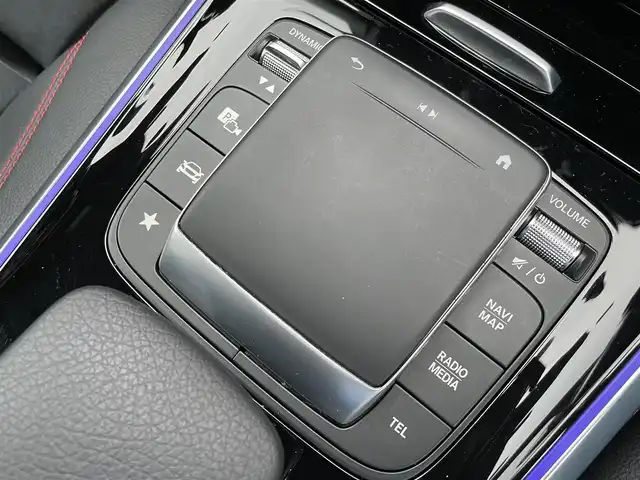 メルセデス・ベンツ Ｍ・ベンツ ＧＬＢ２００ｄ 東京都 2022(令4)年 2.9万km デジタルホワイト アドバンスドＰ　/ＲＳＰ　/ナビゲーションＰ　/ＭＢＵＸ　/３６０°カメラ　/ＨＵＤ　/ＥＴＣ　/フルセグ　/６４色アンビエントライト　/ＬＥＤヘッドライト　/ＡＨＢ　/ダイナミックセレクト　/パワーリアゲート　/ＰＷシート