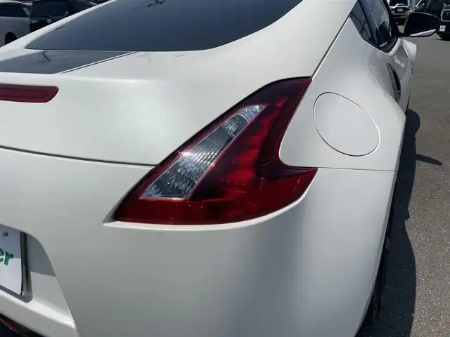 日産 フェアレディ Ｚ ヘリテージエディション 山形県 2019(平31)年 1.4万km ブリリアントホワイトパール 7AT/インテリジェントキー/純正ナビ/　【CD DVD AUX BT】/フルセグTV/バックカメラ/ETC/ステアリングスイッチ/パドルシフト/SNOWモード/純正20インチアルミ/LEDライト/フォグランプ/純正フロアマット/スペアキーあり