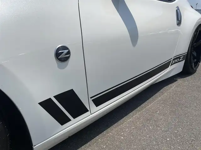 日産 フェアレディ Ｚ ヘリテージエディション 山形県 2019(平31)年 1.4万km ブリリアントホワイトパール 7AT/インテリジェントキー/純正ナビ/　【CD DVD AUX BT】/フルセグTV/バックカメラ/ETC/ステアリングスイッチ/パドルシフト/SNOWモード/純正20インチアルミ/LEDライト/フォグランプ/純正フロアマット/スペアキーあり