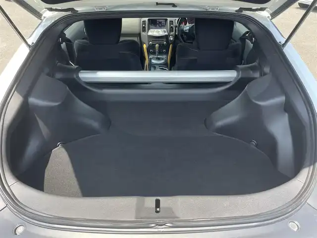 日産 フェアレディ Ｚ ヘリテージエディション 山形県 2019(平31)年 1.4万km ブリリアントホワイトパール 7AT/インテリジェントキー/純正ナビ/　【CD DVD AUX BT】/フルセグTV/バックカメラ/ETC/ステアリングスイッチ/パドルシフト/SNOWモード/純正20インチアルミ/LEDライト/フォグランプ/純正フロアマット/スペアキーあり