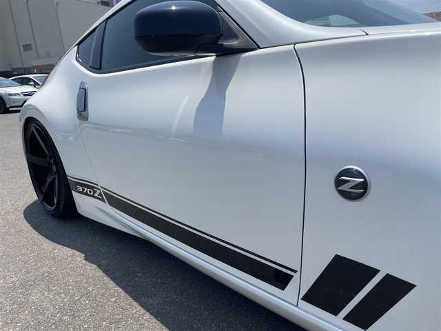 日産 フェアレディ Ｚ ヘリテージエディション 埼玉県 2019(平31)年 1.4万km ブリリアントホワイトパール 特別仕様車/・ヘリテージエディション/VOSSEN20インチアルミ/7AT/インテリジェントキー/純正ナビ/　【CD DVD AUX BT】/フルセグTV/バックカメラ/ETC/ステアリングスイッチ/パドルシフト/SNOWモード/LEDライト/フォグランプ/純正フロアマット/新車保証書