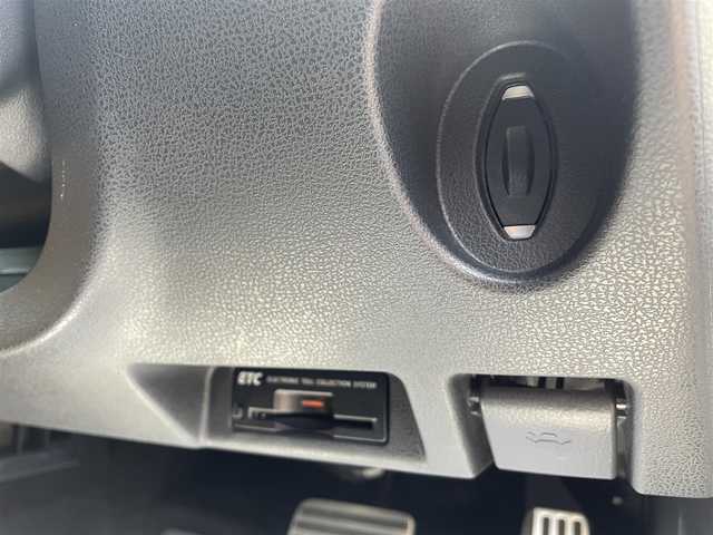 日産 フェアレディ Ｚ ヘリテージエディション 埼玉県 2019(平31)年 1.4万km ブリリアントホワイトパール 特別仕様車/・ヘリテージエディション/VOSSEN20インチアルミ/7AT/インテリジェントキー/純正ナビ/　【CD DVD AUX BT】/フルセグTV/バックカメラ/ETC/ステアリングスイッチ/パドルシフト/SNOWモード/LEDライト/フォグランプ/純正フロアマット/新車保証書