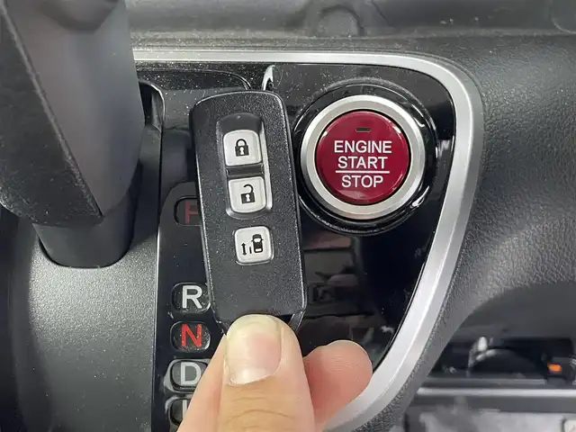 ホンダ Ｎ ＢＯＸ G Lパッケージ 群馬県 2015(平27)年 7.9万km スマートブラック 純正メモリナビ（VXM-155VSi)/バックカメラ/ワンセグTV/Bluetooth接続/SD/iPod/CD/DVD/AM/FM/片側電動スライドドア/ＥＴＣ/スマートキー/プッシュスタートボタン/ヘッドライトレベライザー/ステアリングリモコン/横滑り防止装置/ロールサンシェード/禁煙車