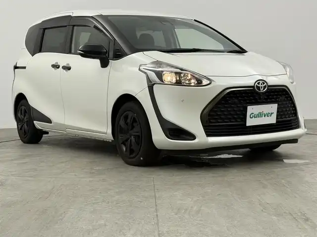 トヨタ シエンタ G グランパー 愛知県 2020(令2)年 2.4万km ホワイトパールクリスタルシャイン トヨタセーフティセンス/　　・プリクラッシュセーフティ/　　・レーンディバーチャーアラート/　　・オートマチックハイビーム/クリアランスソナー/純正7インチナビ/　　・CD/BT/ワンセグ/パノラミックビューモニター/ビルトインETC/革巻きステアリング/ステアリングリモコン/両側パワースライドドア/純正フロアマット/純正ホイールキャップ/電動格納ウィンカーミラー/アイドリングストップ/取扱説明書/保証書/スペアキー