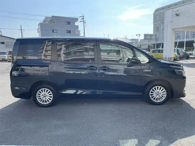 トヨタ ヴォクシー ハイブリッド X 石川県 2014(平26)年 7.2万km ブラッキッシュアゲハガラスフレーク 両側パワースライドドア/アルパインメモリナビ・フルセグTV/DVD/CD/USB/SD/Bluetooth/バックカメラ/純正15インチアルミホイール/LEDライト/ビルトインETC/スマートキー2個/プッシュスタート/新車時保証書/取扱説明書