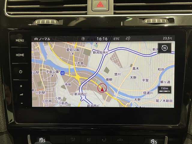 フォルクスワーゲン ゴルフ ＧＴＩ ダイナミック 新潟県 2018(平30)年 2.7万km インジウムグレーメタリッ オールインセーフティ/・アダプティブクルーズコントロール/・レーンキープアシスト/・ブラインドスポットディテクション/・リヤトラフィックアラート/・プロアクティブオキュパントプロテクション/・パークディスタンスコントロール/・リヤビューカメラ/・フロントアシスト/・ESC/ABS/ブレーキアシスト/デジタルメータークラスター/Volkswagen純正インフォテイメントシステム/Discover Pro/・SSDナビゲーションシステム/・DVD/CD/TV/BT/・ETC2.0/オプションサイズ225/40/18/ドライブレコーダー/LEDヘッドライト