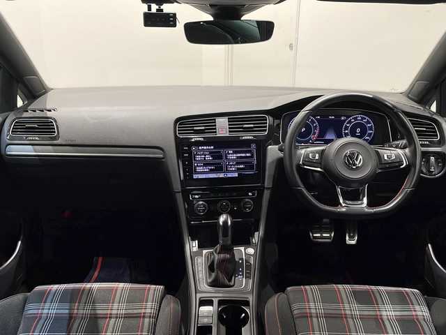 フォルクスワーゲン ゴルフ ＧＴＩ ダイナミック 新潟県 2018(平30)年 2.7万km インジウムグレーメタリッ オールインセーフティ/・アダプティブクルーズコントロール/・レーンキープアシスト/・ブラインドスポットディテクション/・リヤトラフィックアラート/・プロアクティブオキュパントプロテクション/・パークディスタンスコントロール/・リヤビューカメラ/・フロントアシスト/・ESC/ABS/ブレーキアシスト/デジタルメータークラスター/Volkswagen純正インフォテイメントシステム/Discover Pro/・SSDナビゲーションシステム/・DVD/CD/TV/BT/・ETC2.0/オプションサイズ225/40/18/ドライブレコーダー/LEDヘッドライト