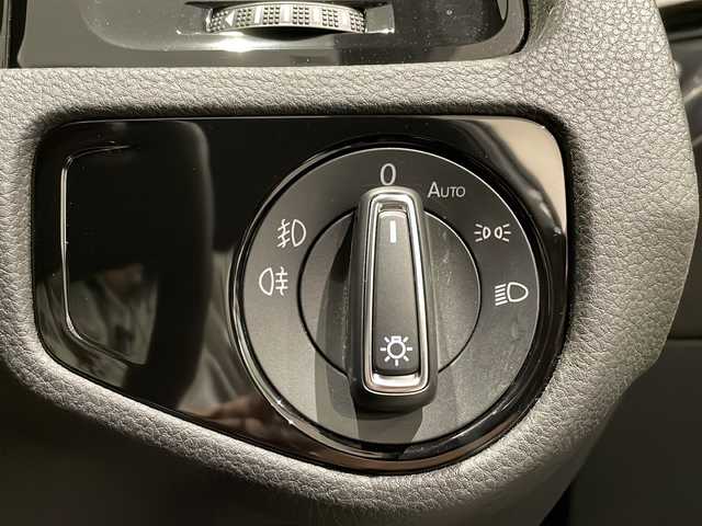 フォルクスワーゲン ゴルフ ＧＴＩ ダイナミック 新潟県 2018(平30)年 2.7万km インジウムグレーメタリッ オールインセーフティ/・アダプティブクルーズコントロール/・レーンキープアシスト/・ブラインドスポットディテクション/・リヤトラフィックアラート/・プロアクティブオキュパントプロテクション/・パークディスタンスコントロール/・リヤビューカメラ/・フロントアシスト/・ESC/ABS/ブレーキアシスト/デジタルメータークラスター/Volkswagen純正インフォテイメントシステム/Discover Pro/・SSDナビゲーションシステム/・DVD/CD/TV/BT/・ETC2.0/オプションサイズ225/40/18/ドライブレコーダー/LEDヘッドライト
