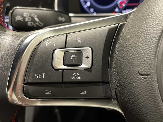 フォルクスワーゲン ゴルフ ＧＴＩ ダイナミック 新潟県 2018(平30)年 2.7万km インジウムグレーメタリッ オールインセーフティ/・アダプティブクルーズコントロール/・レーンキープアシスト/・ブラインドスポットディテクション/・リヤトラフィックアラート/・プロアクティブオキュパントプロテクション/・パークディスタンスコントロール/・リヤビューカメラ/・フロントアシスト/・ESC/ABS/ブレーキアシスト/デジタルメータークラスター/Volkswagen純正インフォテイメントシステム/Discover Pro/・SSDナビゲーションシステム/・DVD/CD/TV/BT/・ETC2.0/オプションサイズ225/40/18/ドライブレコーダー/LEDヘッドライト
