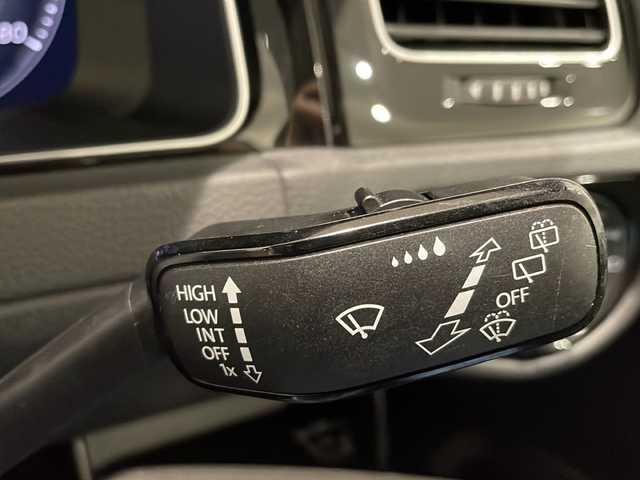 フォルクスワーゲン ゴルフ ＧＴＩ ダイナミック 新潟県 2018(平30)年 2.7万km インジウムグレーメタリッ オールインセーフティ/・アダプティブクルーズコントロール/・レーンキープアシスト/・ブラインドスポットディテクション/・リヤトラフィックアラート/・プロアクティブオキュパントプロテクション/・パークディスタンスコントロール/・リヤビューカメラ/・フロントアシスト/・ESC/ABS/ブレーキアシスト/デジタルメータークラスター/Volkswagen純正インフォテイメントシステム/Discover Pro/・SSDナビゲーションシステム/・DVD/CD/TV/BT/・ETC2.0/オプションサイズ225/40/18/ドライブレコーダー/LEDヘッドライト