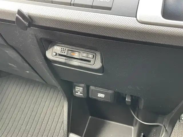 ホンダ フリード ハイブリット ジャストセレクション 長崎県 2012(平24)年 10万km プレミアムホワイトパール (株)IDOMが運営する【じしゃロン長崎店】の自社ローン専用車両になりますこちらは現金またはオートローンご利用時の価格です。自社ローンご希望の方は別途その旨お申付け下さい/ナビ　/バックカメラ　/両側パワースライドドア　/ハーフレザーシート　/クルーズコントロール　/電格ミラー　/ＨＩＤヘッドライト　/フォグランプ　/オートライト　/ＥＴＣ　/スマートキー