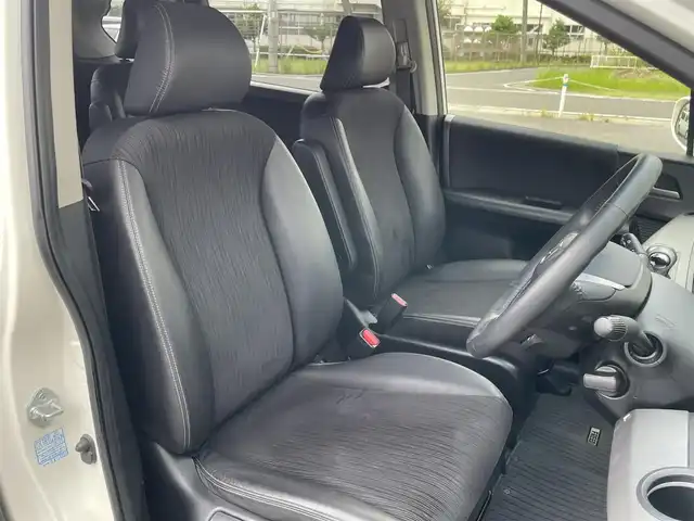 ホンダ フリード ハイブリット ジャストセレクション 長崎県 2012(平24)年 10万km プレミアムホワイトパール (株)IDOMが運営する【じしゃロン長崎店】の自社ローン専用車両になりますこちらは現金またはオートローンご利用時の価格です。自社ローンご希望の方は別途その旨お申付け下さい/ナビ　/バックカメラ　/両側パワースライドドア　/ハーフレザーシート　/クルーズコントロール　/電格ミラー　/ＨＩＤヘッドライト　/フォグランプ　/オートライト　/ＥＴＣ　/スマートキー