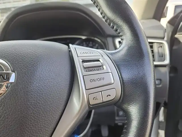 日産 エクストレイル 20X エマージェンシーブレーキ 宮崎県 2014(平26)年 7.9万km ブリリアントホワイトパール 4WD/ワンオーナー/純正MOPナビ/フルセグTV/リモコンオートバックドア/アラウンドビューモニター/ビルトインETC/ドライブレコーダー/クルーズコントロール/コーナーセンサー/フロント/リアソナー/エマージェンシーブレーキ/パーキングアシスト/後方車両検知警報/純正オプLEDオートライト/フロントフォグランプ/革巻きステアリング/防水合皮シート/前席シートヒーター/純正17インチアルミホイール/スマートキー/プッシュエンジンスターター/禁煙車