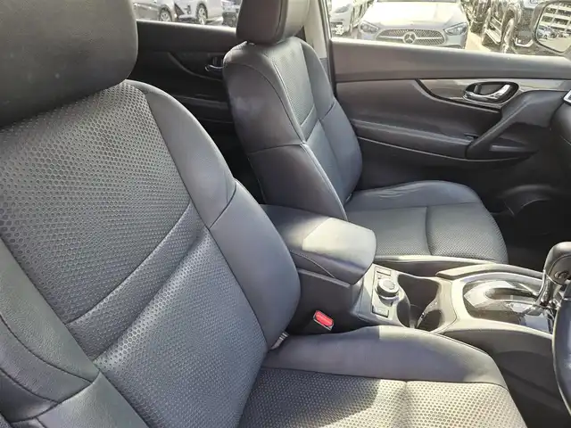 日産 エクストレイル 20X エマージェンシーブレーキ 宮崎県 2014(平26)年 7.9万km ブリリアントホワイトパール 4WD/ワンオーナー/純正MOPナビ/フルセグTV/リモコンオートバックドア/アラウンドビューモニター/ビルトインETC/ドライブレコーダー/クルーズコントロール/コーナーセンサー/フロント/リアソナー/エマージェンシーブレーキ/パーキングアシスト/後方車両検知警報/純正オプLEDオートライト/フロントフォグランプ/革巻きステアリング/防水合皮シート/前席シートヒーター/純正17インチアルミホイール/スマートキー/プッシュエンジンスターター/禁煙車